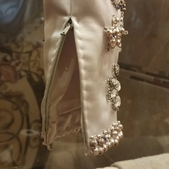 VICTORIA ROYAL LTD GOWN SIZE 10